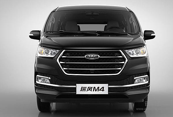 百公里油耗7.4升 中国首款混合动力MPV上市