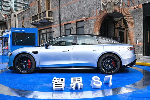 途灵智能底盘 华为用电控抗衡传统车企的机械