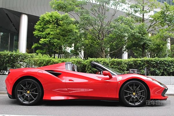 法拉利F8SpiderMANSORY定制版
