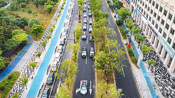 仰望U8国庆城市巡礼致敬一个国家和城市的成长记忆