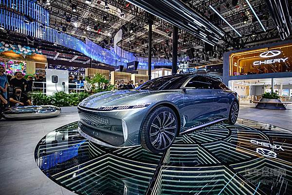 奇瑞未来轿车新旗舰概念车ARRIZO Star进行全球首秀