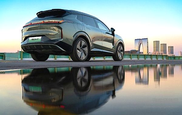 银河系列成功站稳 插混车型这个“宝”吉利汽车押对了？