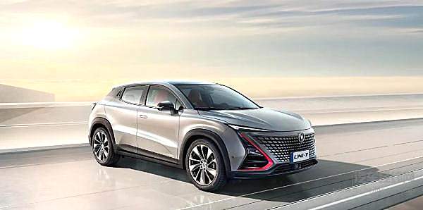 概念车造型+诸多高科技配置+蓝鲸高效发动机=长安UNI-T？