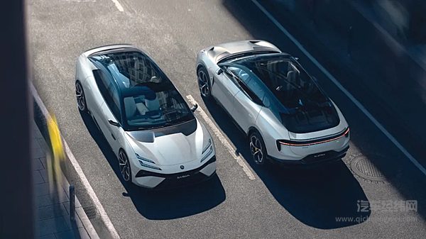 蓉城赛道风云起：郭富城驾驶莲花EMIRACUP首秀莲花杯中国单一品牌赛