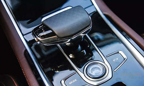 油价"五连涨 " 长安汽车推出纯电动轿跑逸动EV460