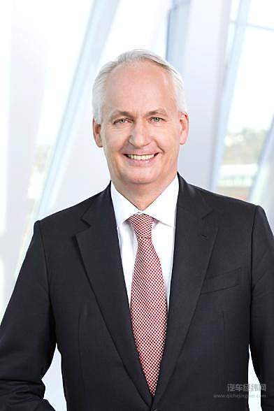 戴姆勒携前沿产品技术亮相中国国际进口博览会