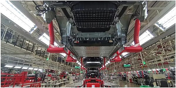 “减配”难伤特斯拉