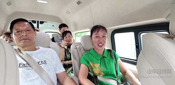 电动车赋能旅游升级！依维柯聚星批量交付 重塑重庆高端定制之旅