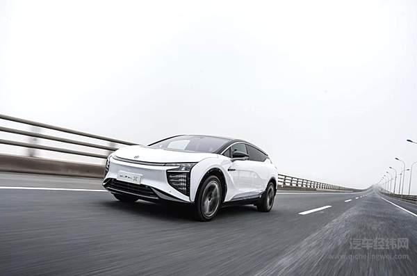 上海车展圆满收官 谁来领跑高端智能电动汽车新赛道？