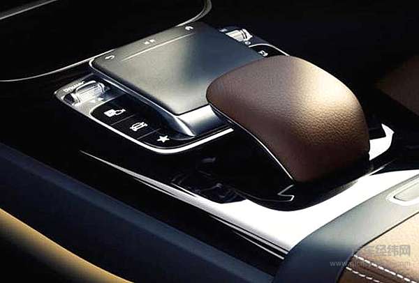 奔驰新A级内饰官图 简直就是小型的S级