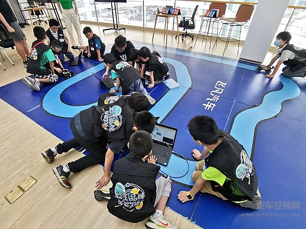 上汽集团的品牌体验之旅 是什么暑期“物理化学课”？让小朋友们直呼大开眼界