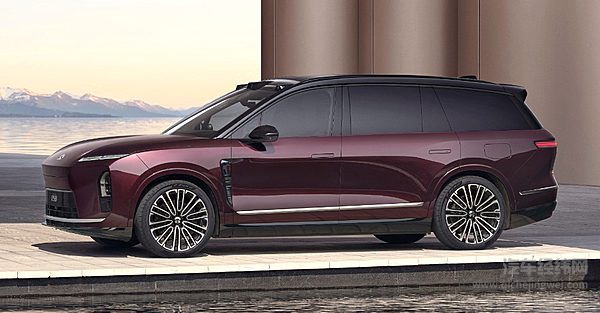 问界M8有华为加持 蔚来ES8能否挑战？