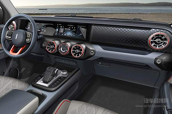 开坦克是一种怎样的体验？