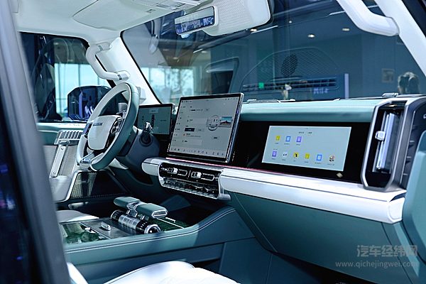 硬派越野遇上华为全家桶 东风猛士M817不简单