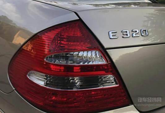 经典没有永恒 老奔驰轿车尾灯里面有故事