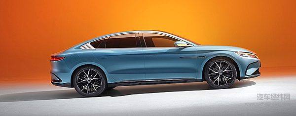 银河E8对标汉EV 消费者该怎么选？