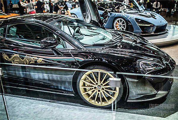 金龙傍身！不是黑涩会！闲人回避！生人勿近！