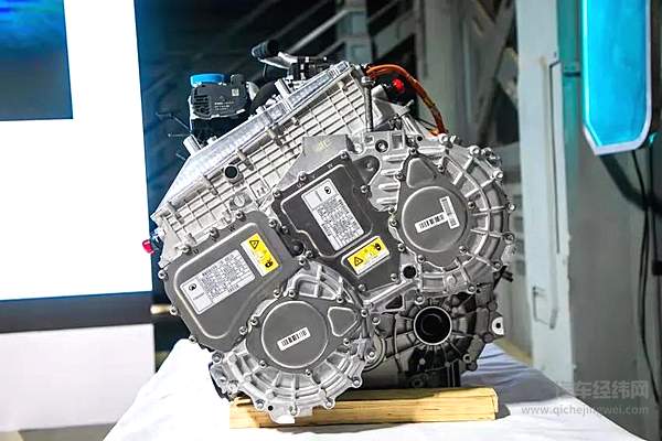 WEY首款HEV车型 “玛”上驾到