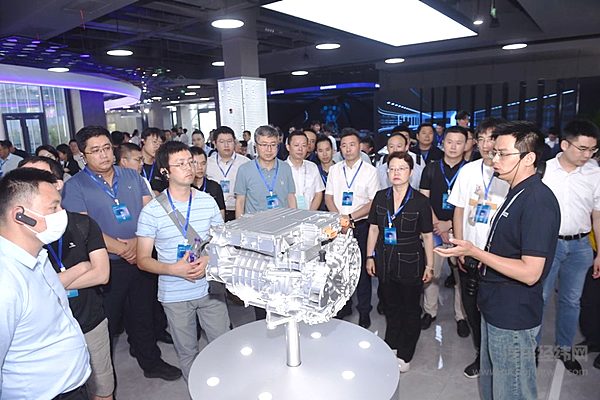 长安领航皮卡新能源浪潮 全球首款增程皮卡信息抢先看