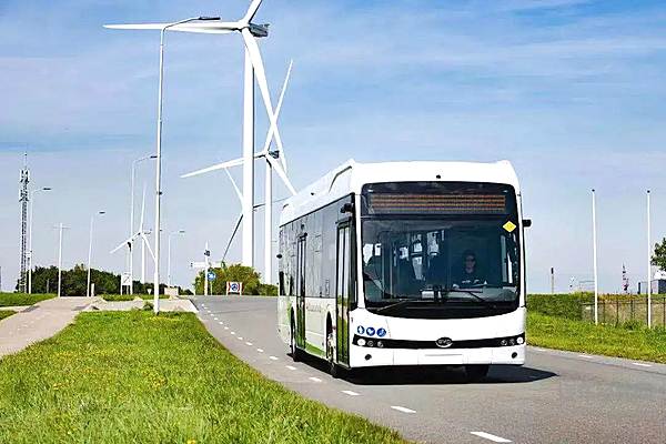 各地出台扩大汽车消费政策 小鹏、埃安等2月销量上涨