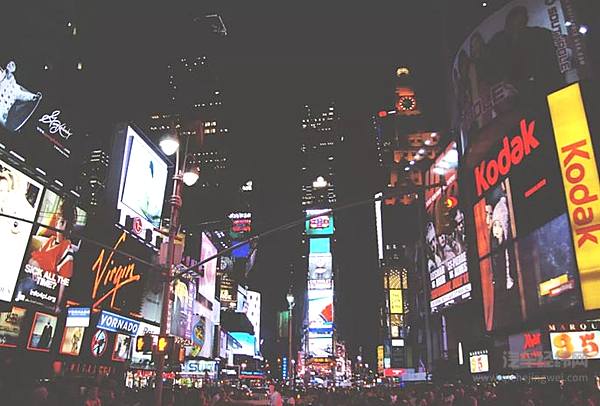 20多年的香港 遍地豪车，为何唯独不见国产车？