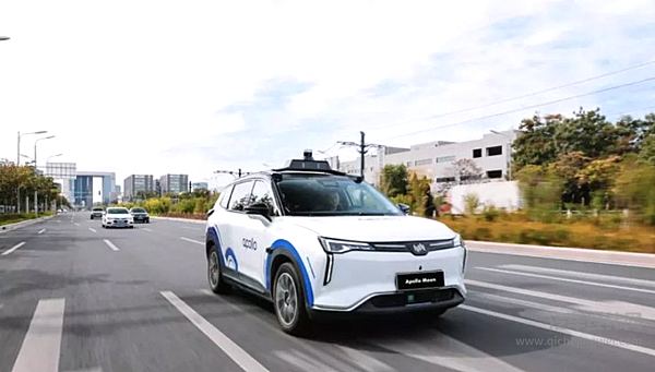 首发体验Apollo Moon极狐版车型 百度“AI 老司机”让无人驾驶进入平民化时代