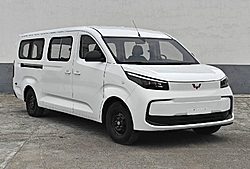 上汽通用五菱扬光Pro 功能款 150kw 双排纯电动 封闭厢式货车 (LZW6550BEVA4)69.2kwh