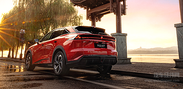 同为中型SUV 比亚迪唐与深蓝S07谁表现更好？