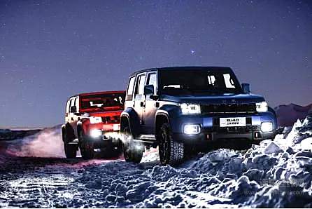 达喀尔新人王的越野优选 BJ40刀锋英雄版荣耀预售