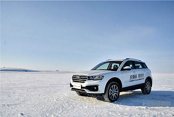 冰雪上玩F1 拖拽45吨重卡 这不是新哈弗H6 Coupe的极限