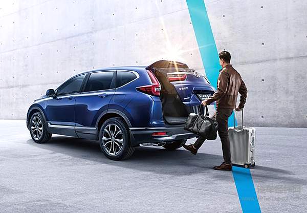 千百万车主生活中的忠实伙伴 东风Honda新CR-V青春上市！