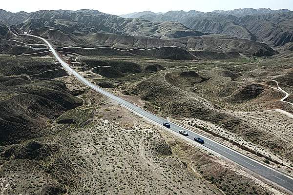 驰骋奔腾西北疆域 深度体验三叉戟品牌全系家族的强悍操控与野性魅力