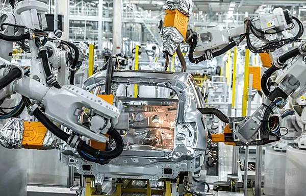 李书福央视“带货” 逆全球化中车企如何生存