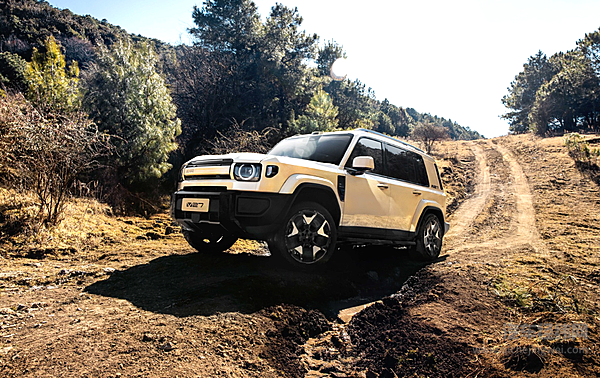 既能带娃又想越野 iCAR V27与钛7 PHEV该选谁？