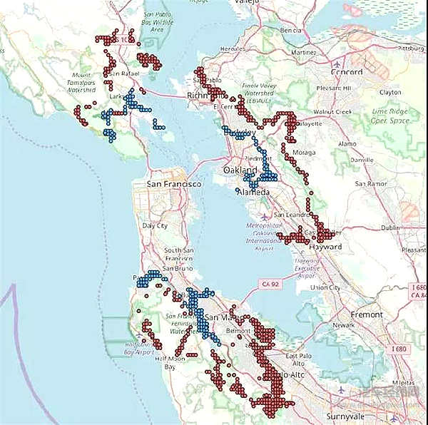 ▲红点表示60分钟通勤，蓝点表示45分钟通勤，下午5点从旧金山市中心驶出图