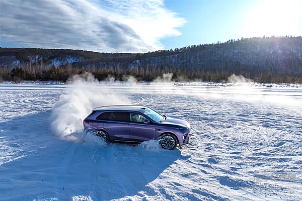 星纪元ET增程四驱荣获第五届《汽车风云盛典》