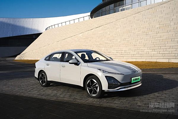 购车享至高4万元优惠 五菱星光累计减碳9.8万吨 为实现双碳目标贡献力量