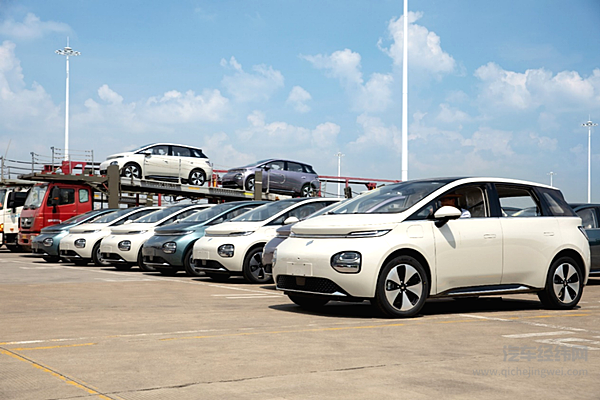 宝骏云朵开启全国盲订 官宣8月10日