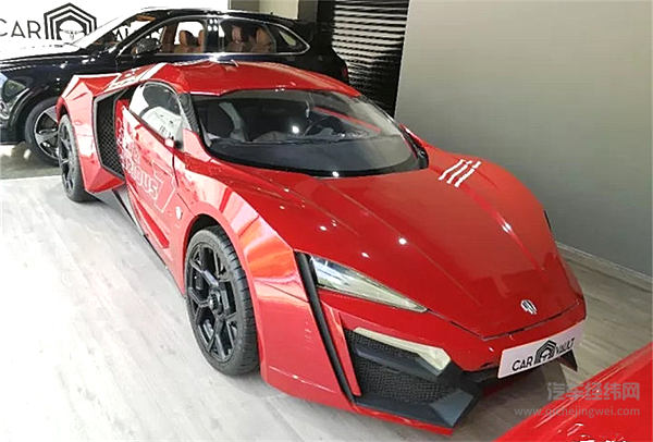 实拍中东最牛豪车店，布加迪卖1600万，法拉利都不想看了