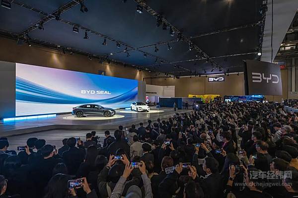 比亚迪亮相2025年首尔车展 同步开启海豹预售