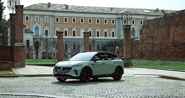 20万元纯电中型SUV对决 岚图知音与极氪7X谁更值得入手？