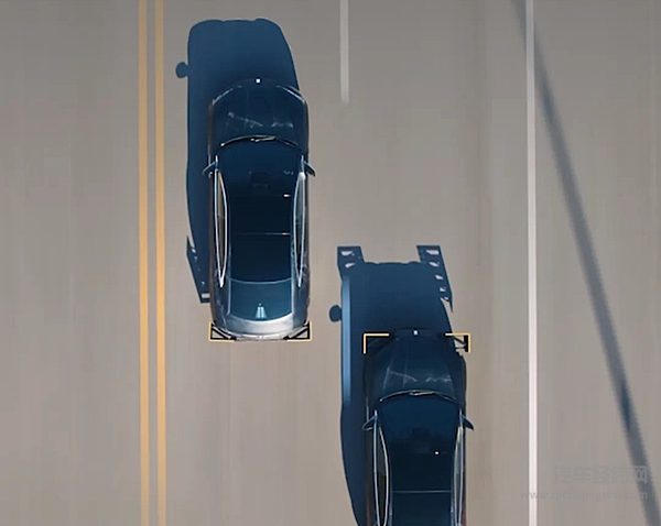 仰望U7|100km/h从容应对侧向追尾