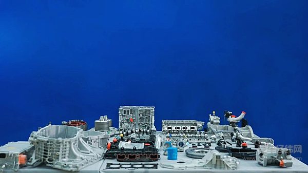 鲲鹏超能混动C-DM动力系统全方位拆解