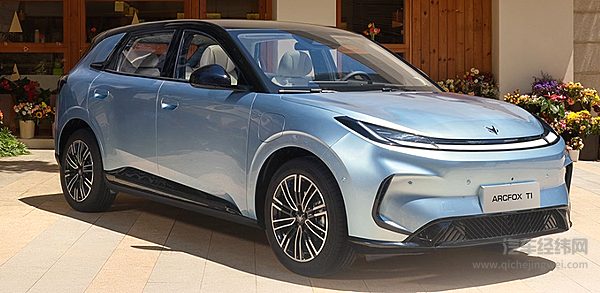 极狐T1遇上吉利星愿 谁才是10万纯电市场的王者？