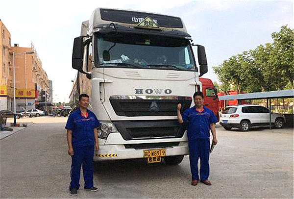 蔡洪建的百万公里路：开着T7H危化品车“撒野”的日子