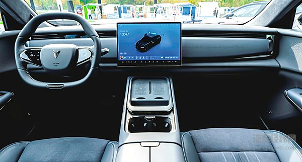 既拼配置也拼科技 岚图知音与阿维塔07谁的性价比更高？