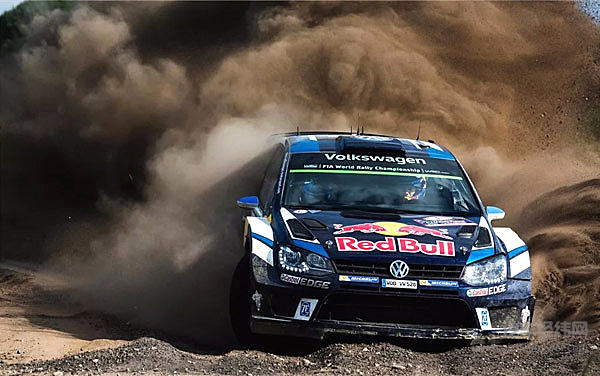 一场悄无声息的比赛，观众席上却座无虚席