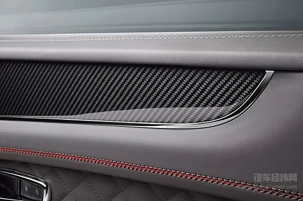 超豪华SUV演绎运动风 宾利添越V8版定义新奢华