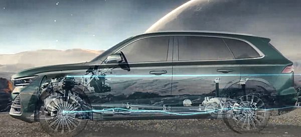 均搭载2.0T+8AT动力组合 星越L与红旗HS5哪一款更适合家庭用户？