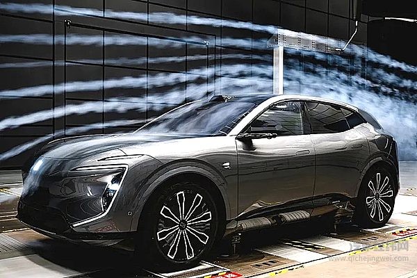 基础性能都不错 阿维塔07靠华为战胜领克08？